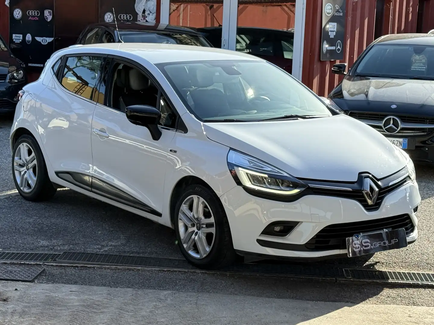 Renault Clio 1.5 dci Moschino Intens 75cv-unipro-rate-E6 - 1