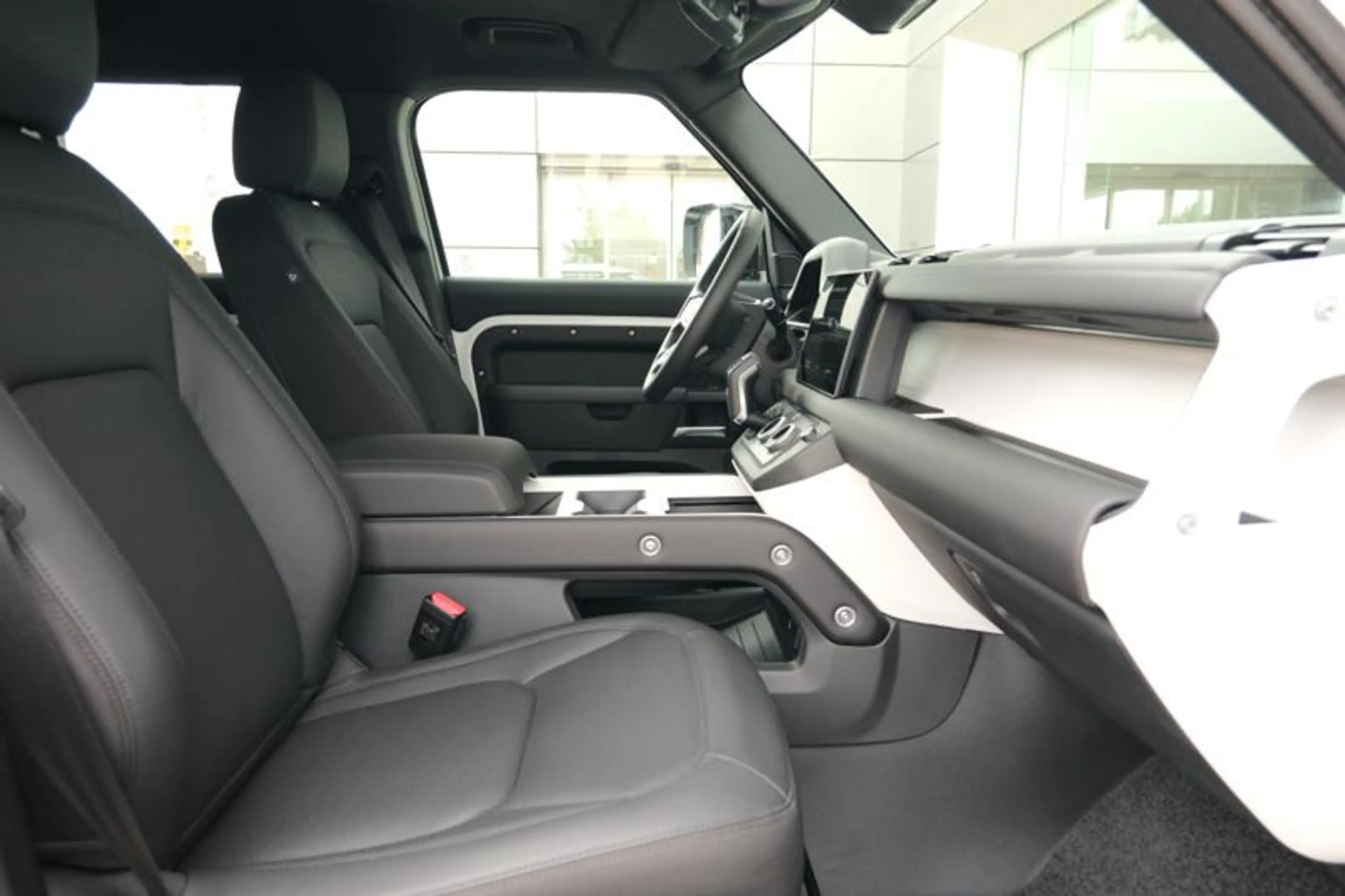 Land Rover Defender 110 P300e S | TOWB | OFF ROAD PACK | ACC | 360° | — photo 5