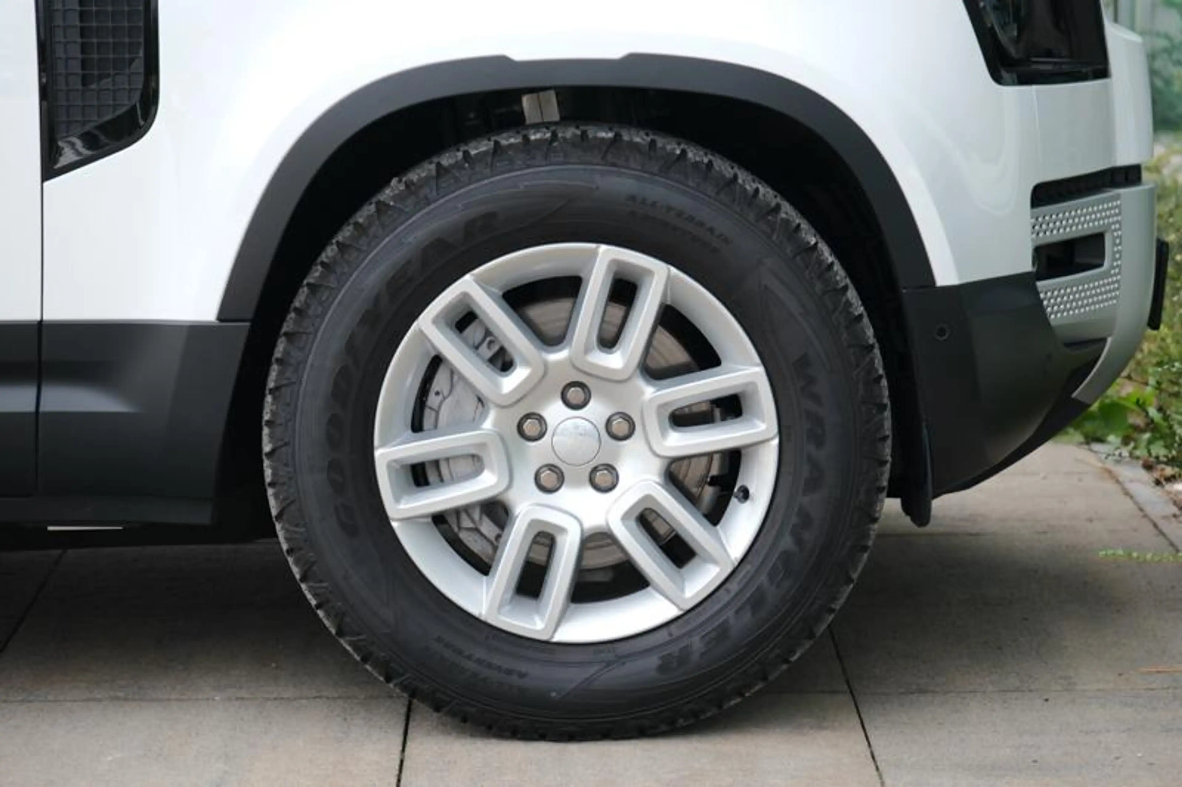 Land Rover Defender 110 P300e S | TOWB | OFF ROAD PACK | ACC | 360° | — photo 4