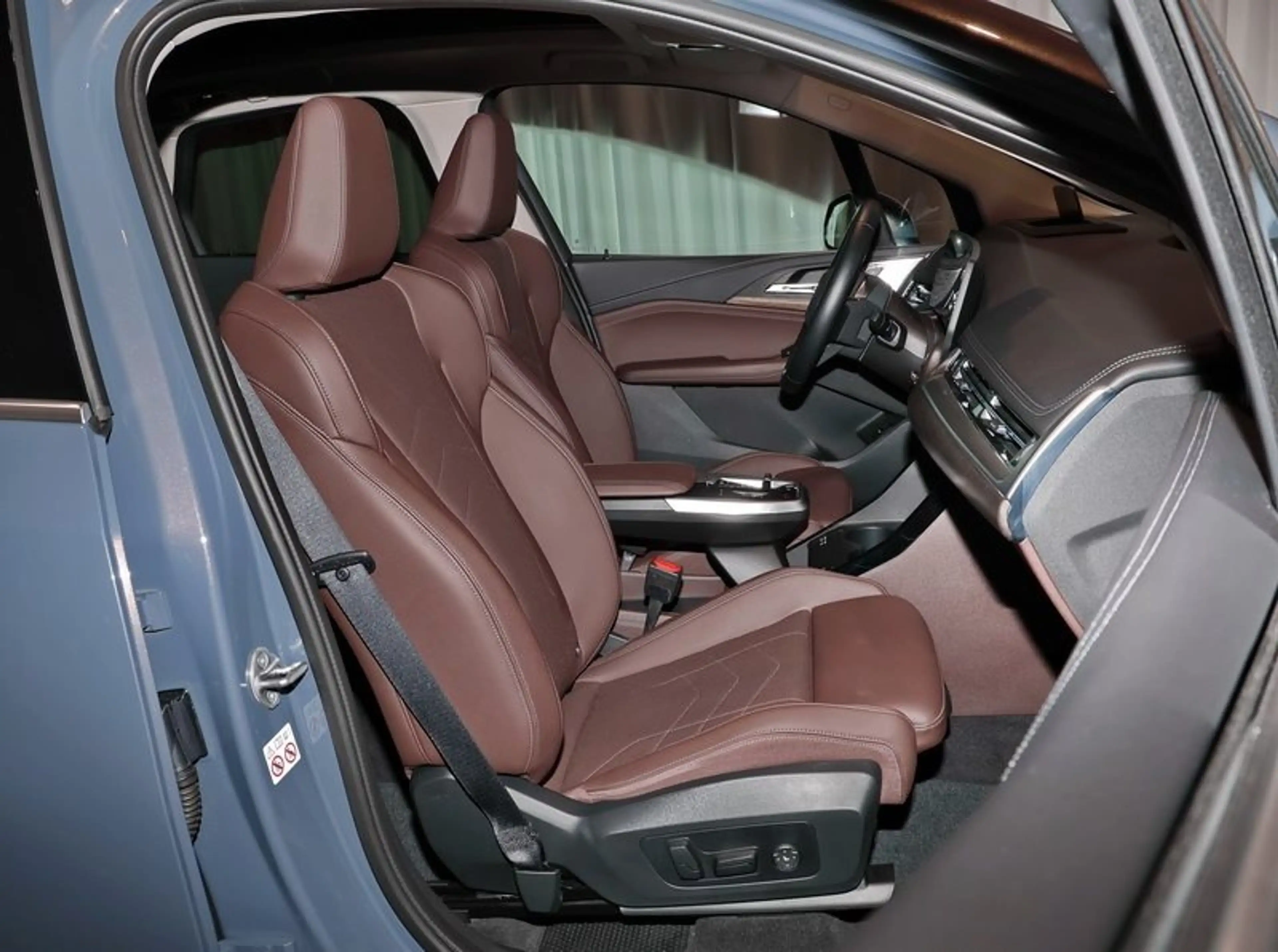 BMW 223 i Active Tourer — photo 4
