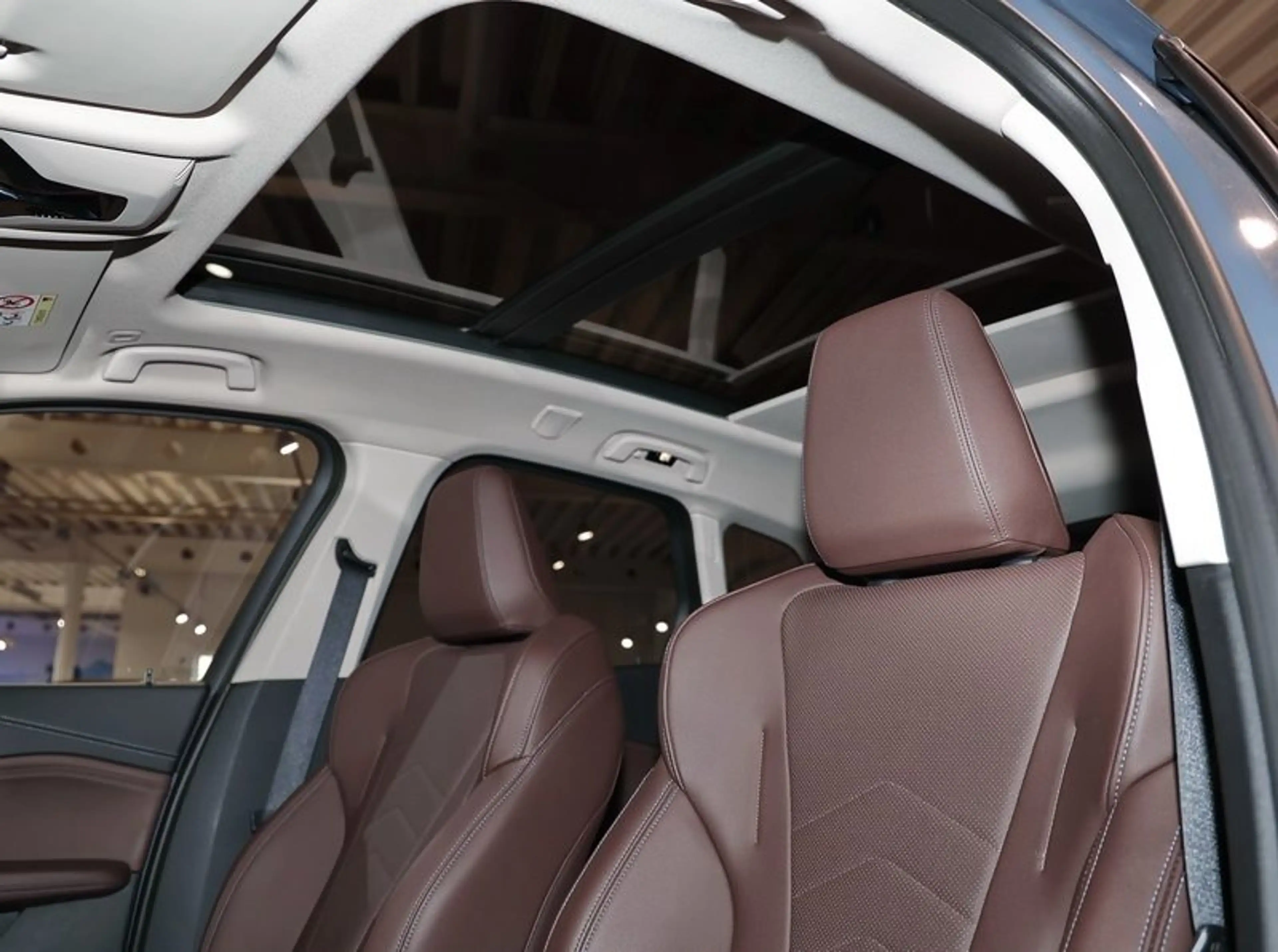 BMW 223 i Active Tourer — photo 5