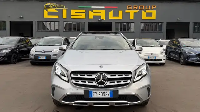 Mercedes-Benz Gla view 2