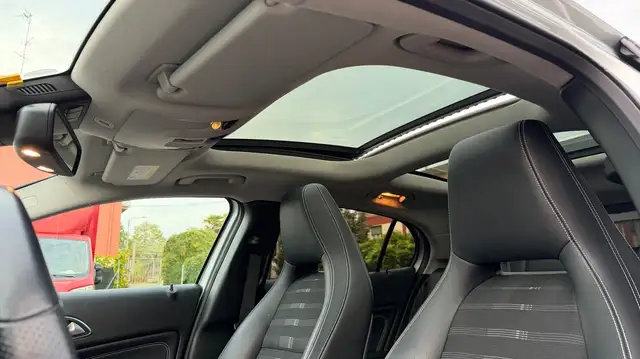 Mercedes-Benz Gla view 12