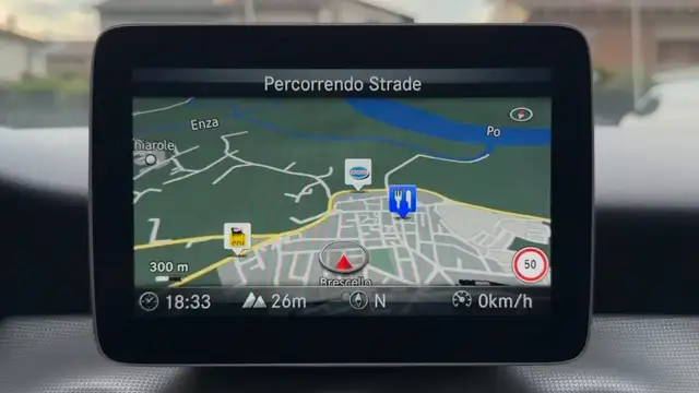 Mercedes-Benz Gla view 16