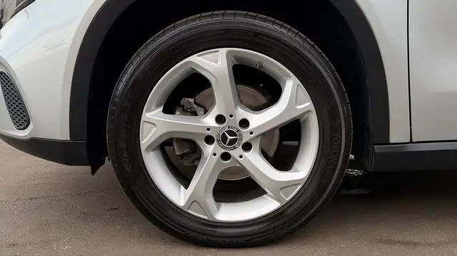Mercedes-Benz Gla view 6