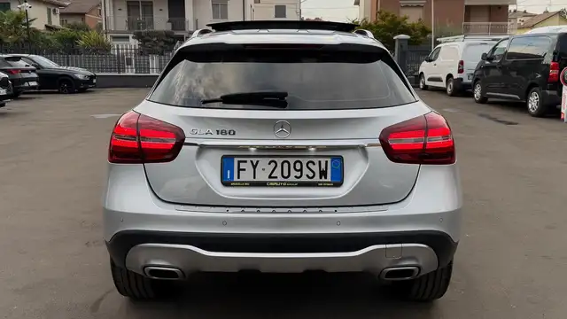 Mercedes-Benz Gla view 8