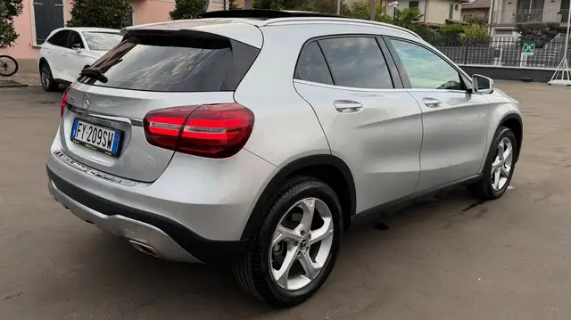 Mercedes-Benz Gla view 9