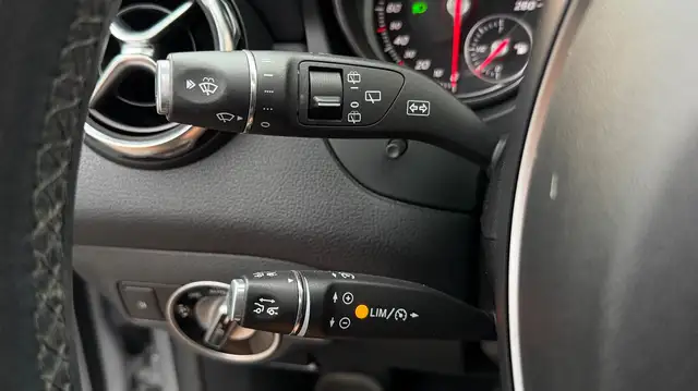 Mercedes-Benz Gla view 22