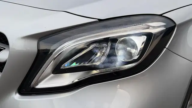 Mercedes-Benz Gla view 5