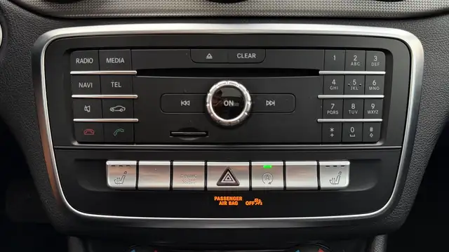 Mercedes-Benz Gla view 24
