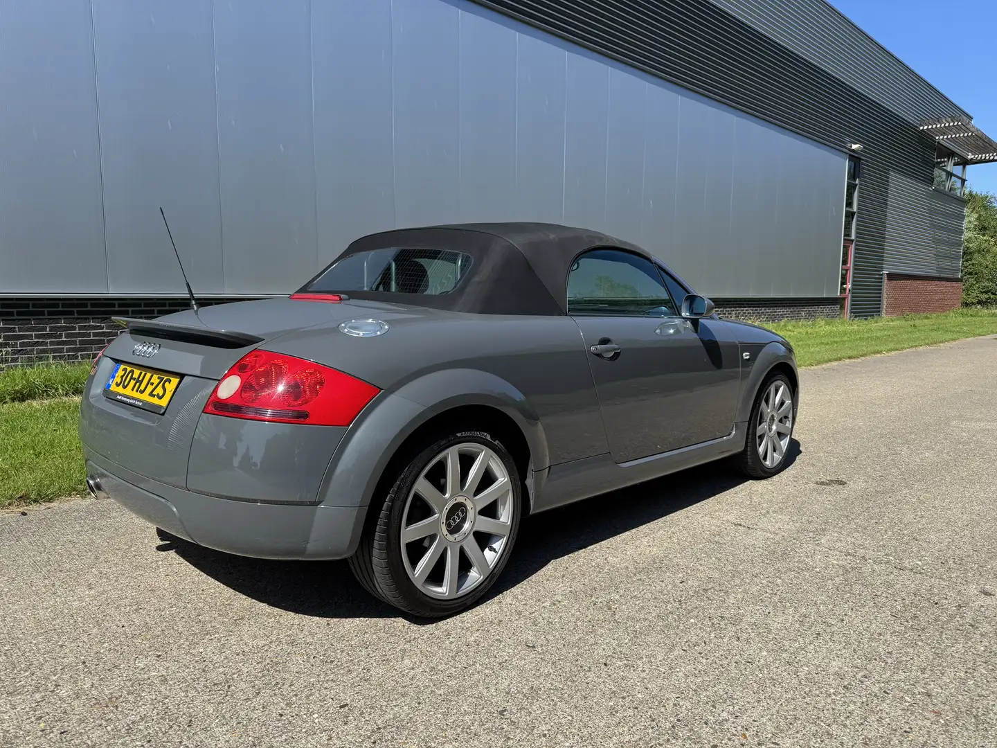 Audi TT 1.8 5V Turbo Roadster Originele NL, NAP Grijs - 2