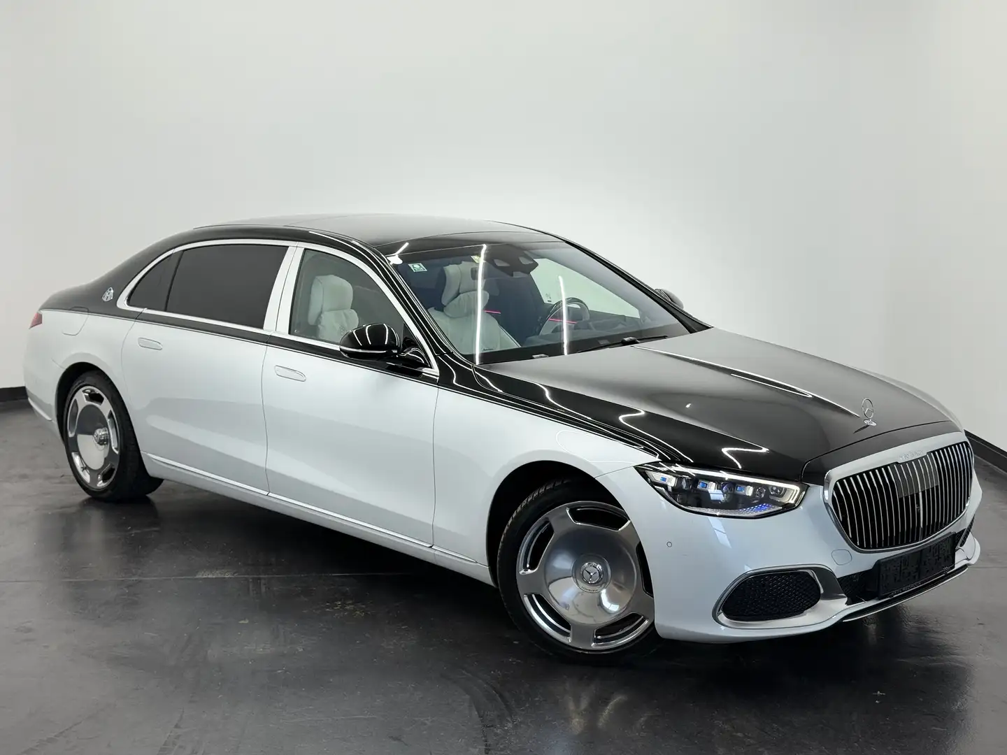 Mercedes-Benz S 580 Maybach S 580e*Neuwagenzustand*Erstbesitz*TopAnbot White - 2