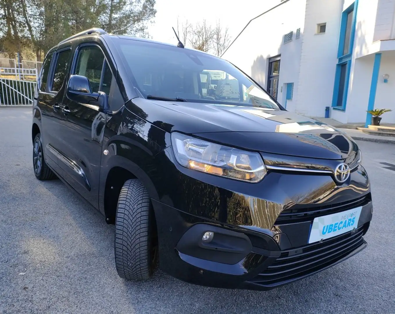 Toyota 1.5D 96kW (130CV) Family Advance L1 Negro - 2