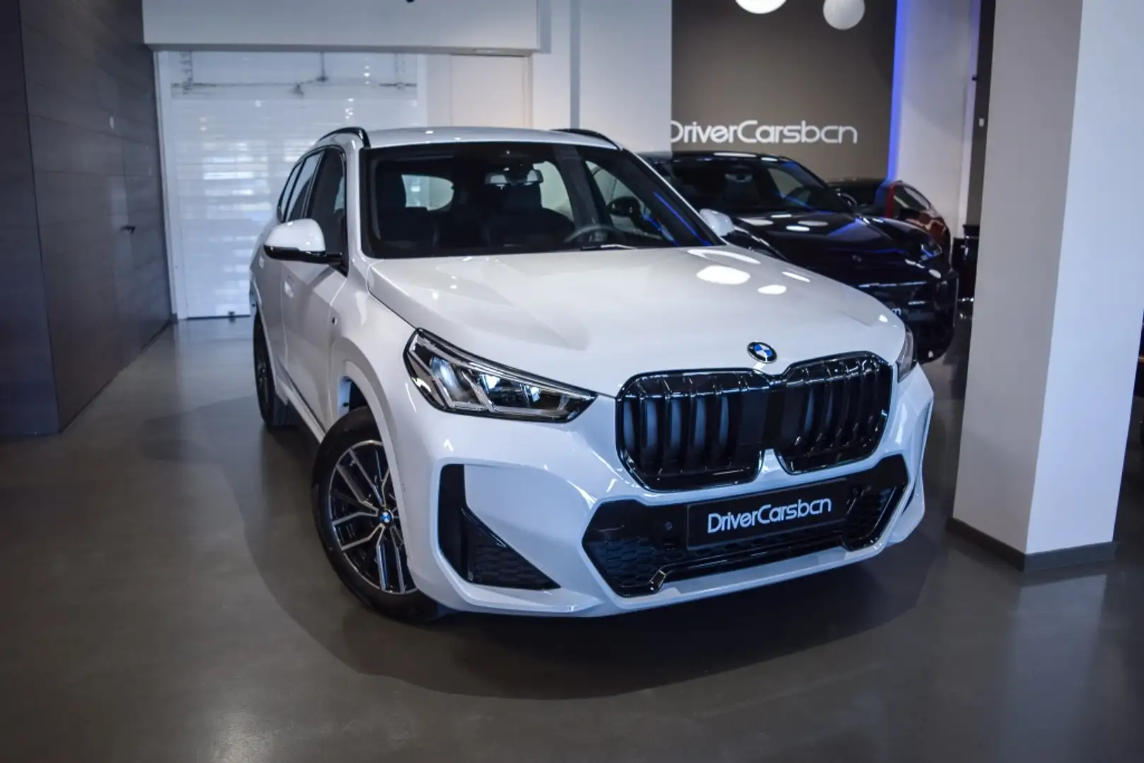 BMW X1 sDrive 18dA M Sport Weiß - 1