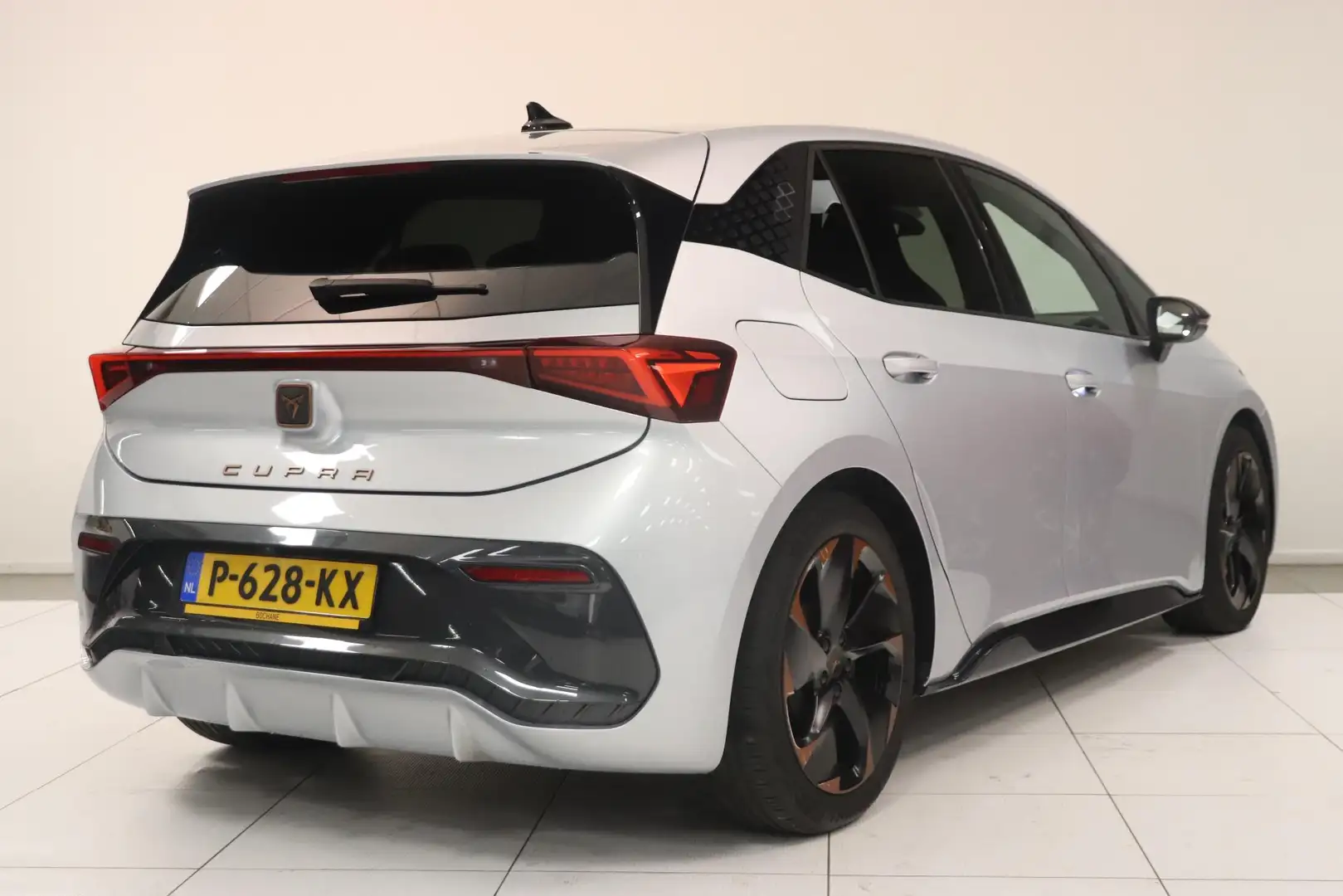 CUPRA Born Adrenaline One 62 kWh | Parkeersensoren| Adaptieve Grijs - 2