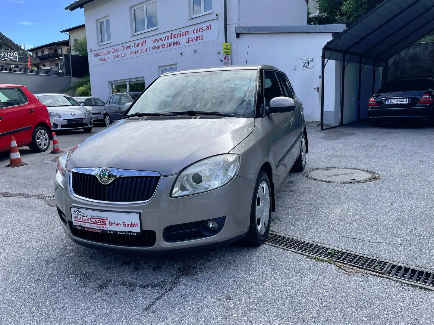 Skoda Fabia Ambiente Grau - 1