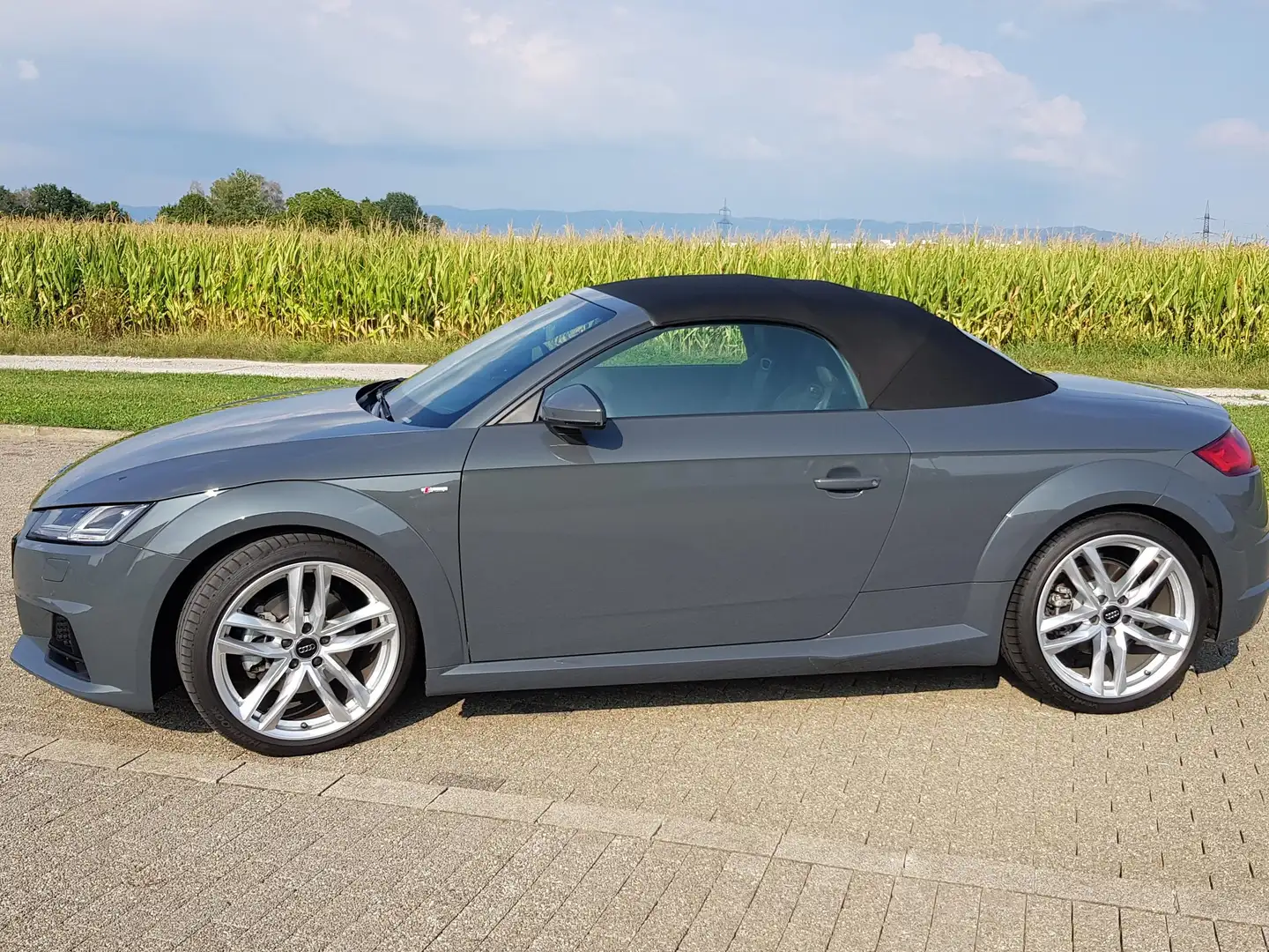 Audi TT Roadster 2.0 TFSI S tronic Matrix LED S line Sport Grau - 2