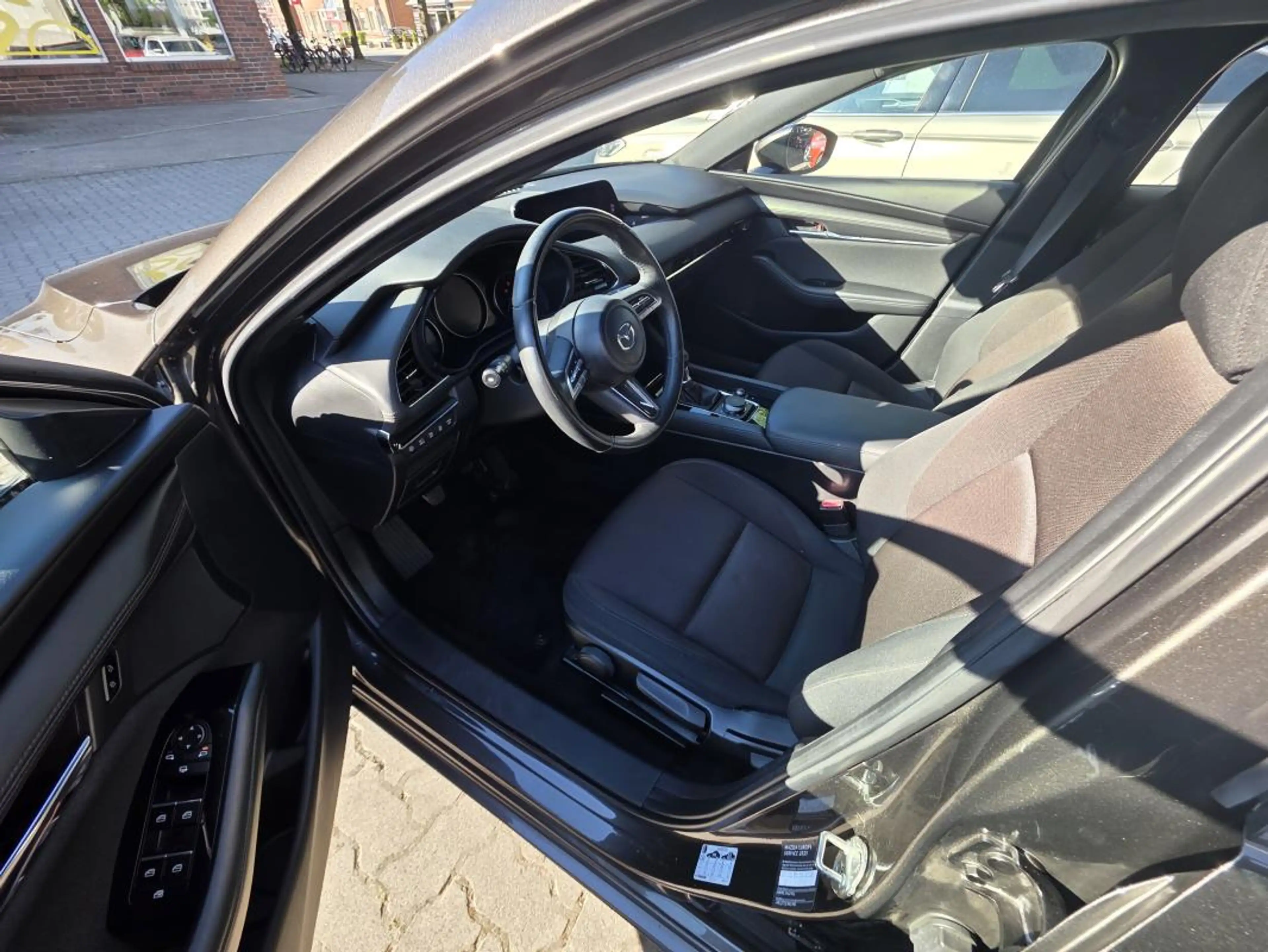 Mazda 3 Skyactiv - G — photo 11