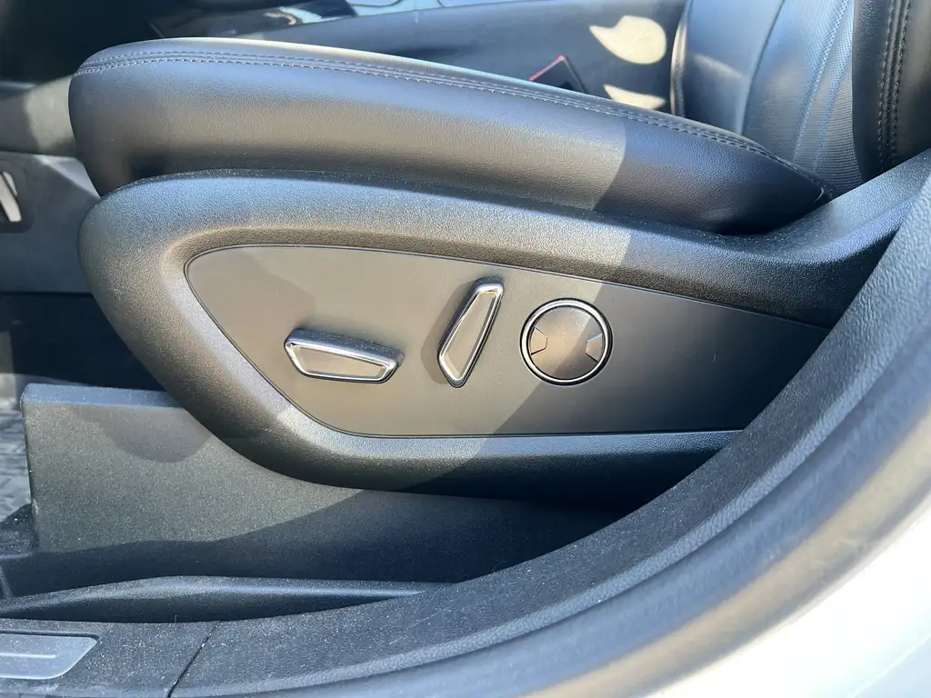 2022 Lincoln Nautilus Reserve | Panormic Roof | Steering Wheel Position — photo 7