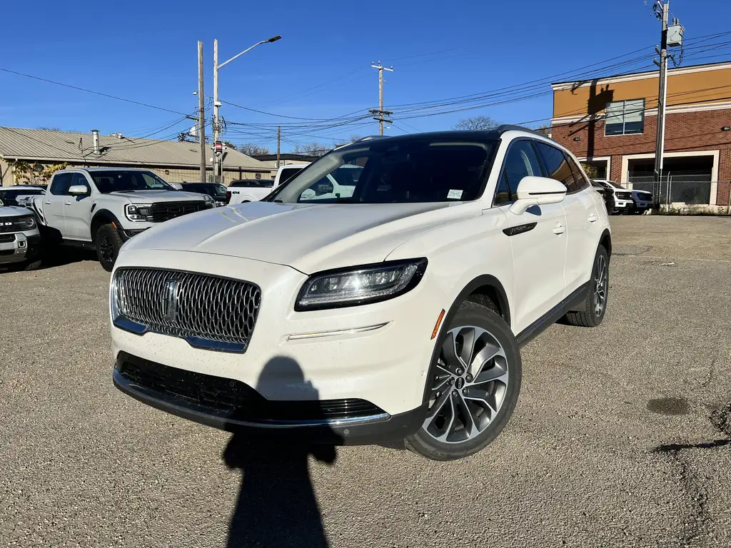 2022 Lincoln Nautilus Reserve | Panormic Roof | Steering Wheel Position — photo 2