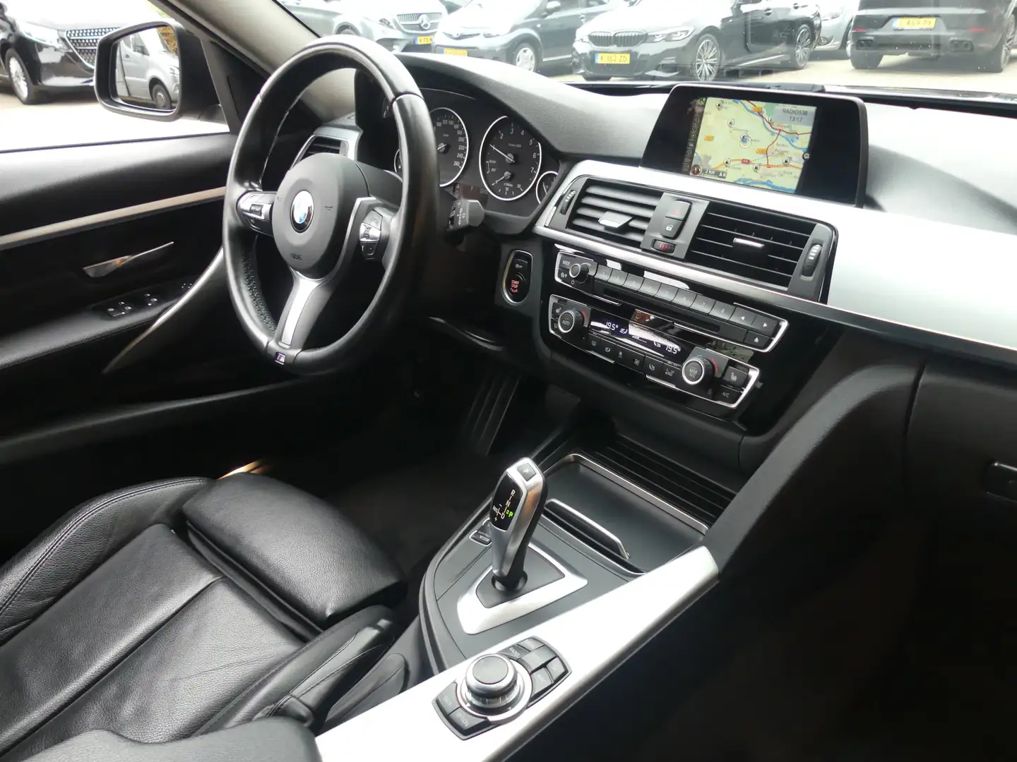 BMW 318 3-serie Touring 318i High Executive / Sportstoelen Noir - 2