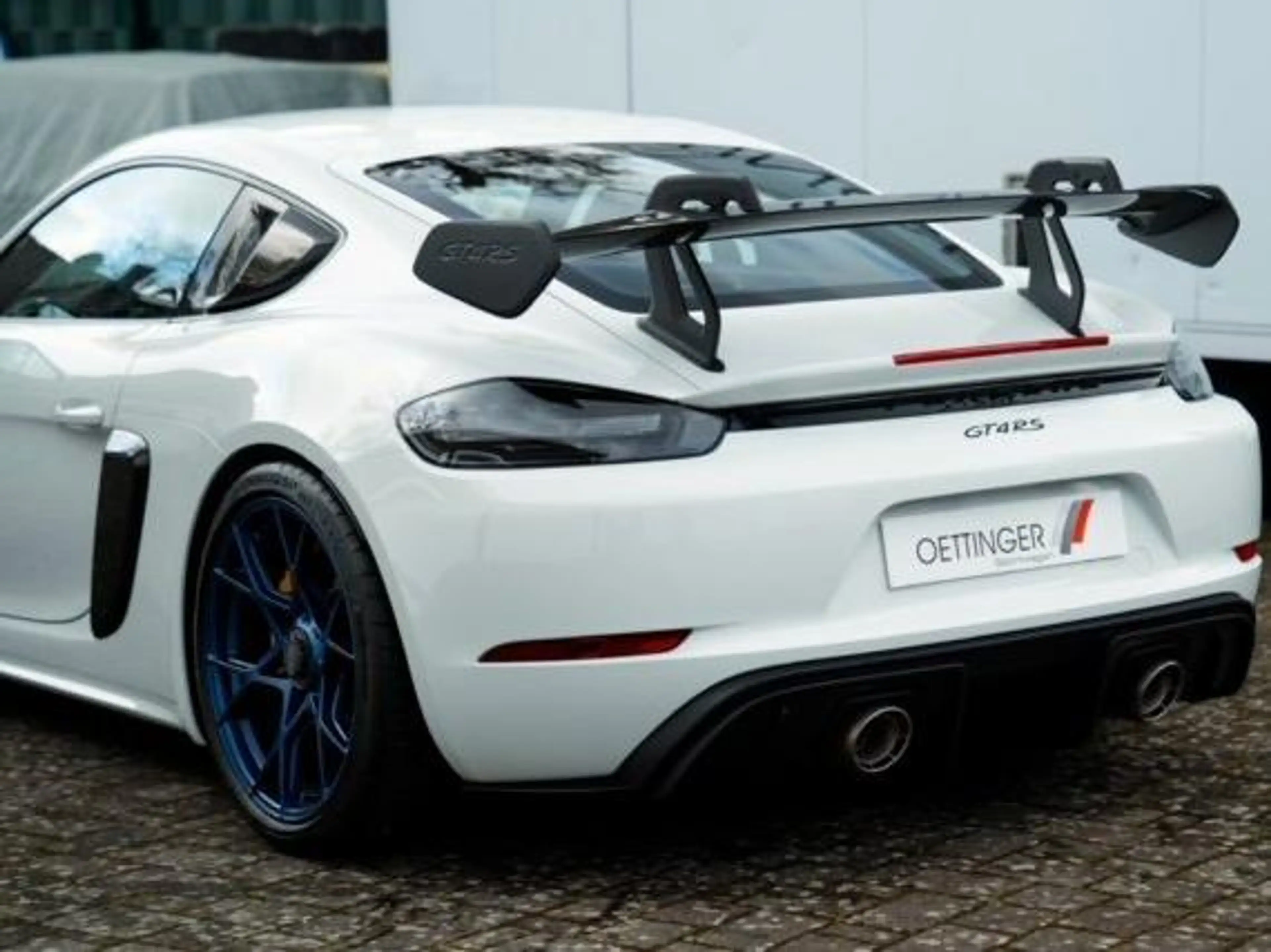 Porsche Cayman GT4 RS — photo 14