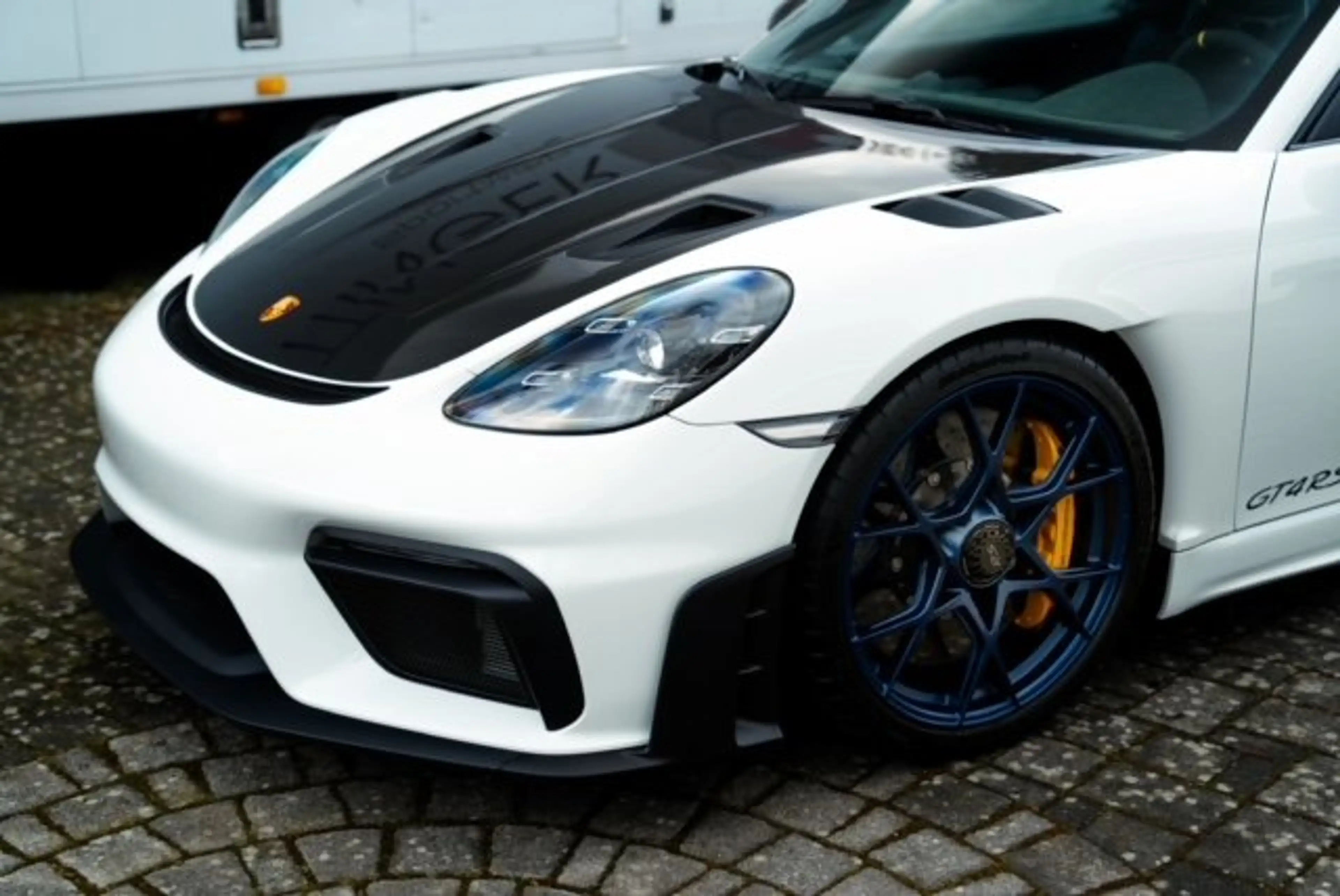 Porsche Cayman GT4 RS — photo 6