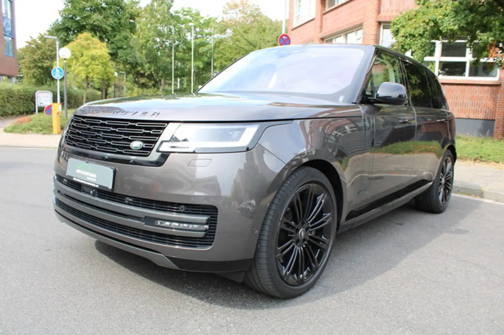 Land Rover Range Rover P530 LWB Autobiography Pano/MY23/HuD Grau - 2