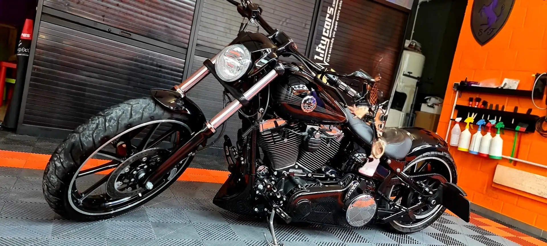 Harley-Davidson Breakout Zwart - 1