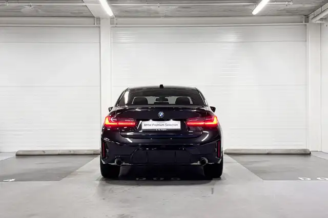 BMW 3 Series view 8