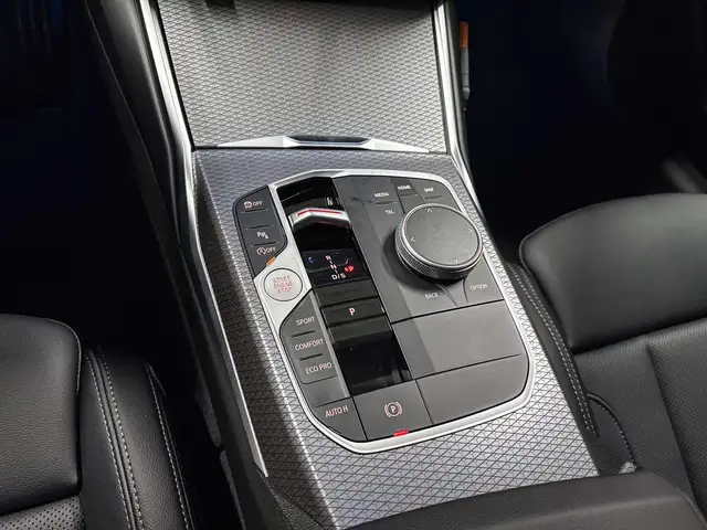 BMW 3 Series view 14