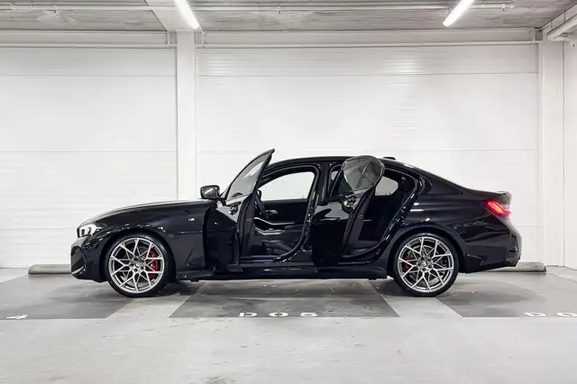 BMW 3 Series view 3