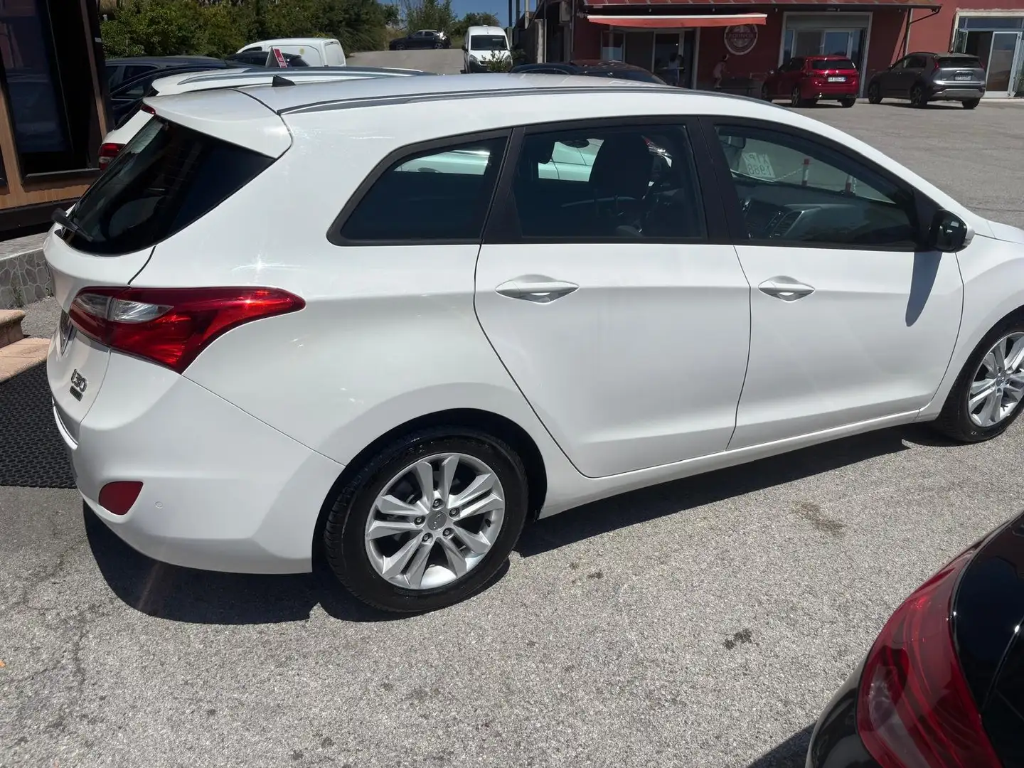 Hyundai i30 i30 5p 1.6 crdi Comfort 110cv Weiß - 2