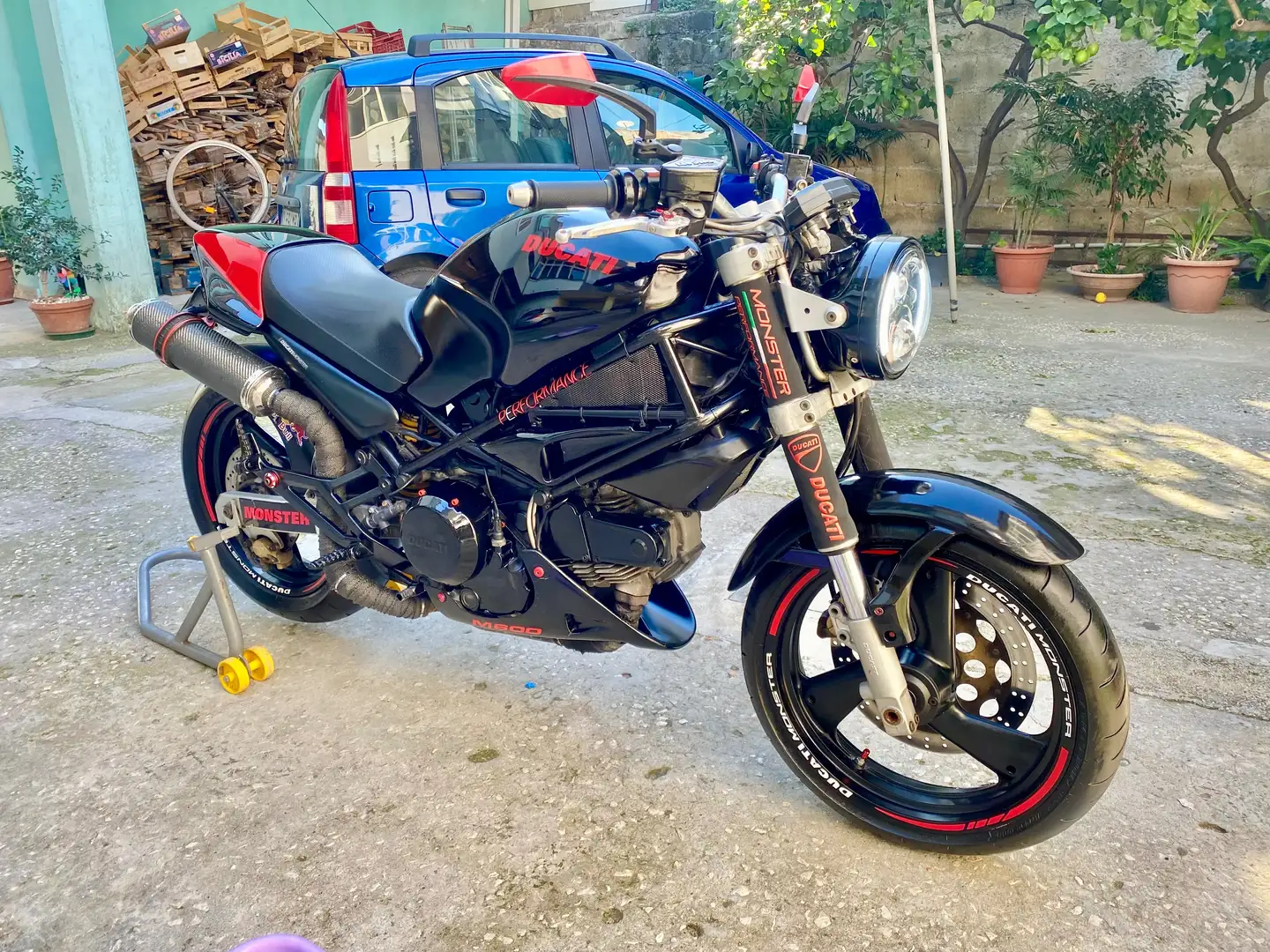 Ducati Monster 600 Dark Nero - 1
