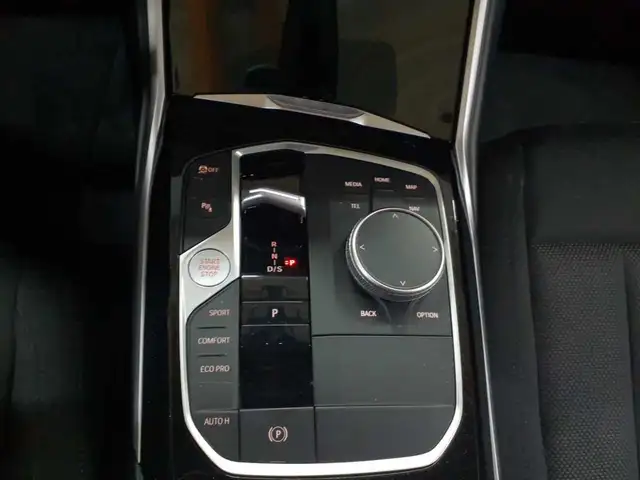 BMW 3 Series view 10