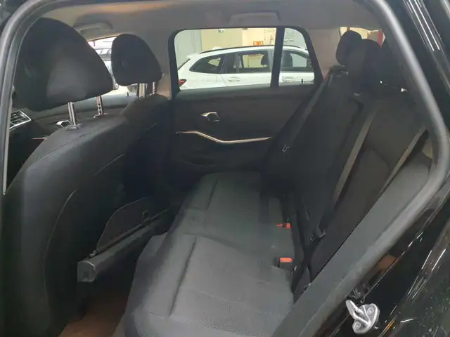 BMW 3 Series view 13