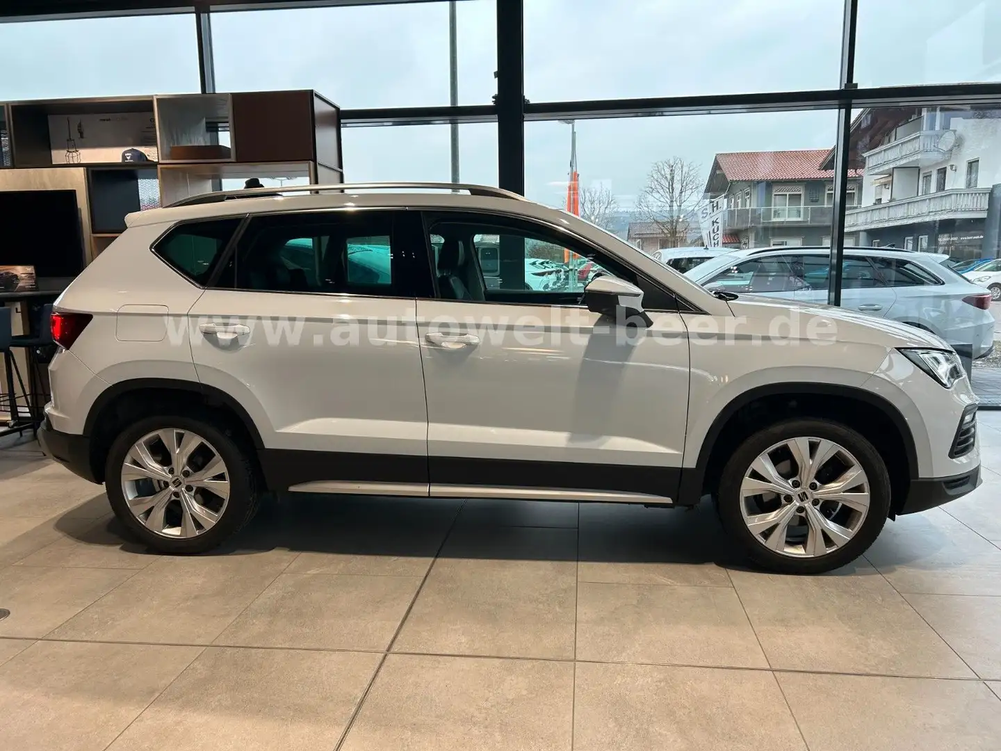 SEAT Ateca Xperience 1.5TSI DSG 150PS AHK*FullLinkNAV Weiß - 2