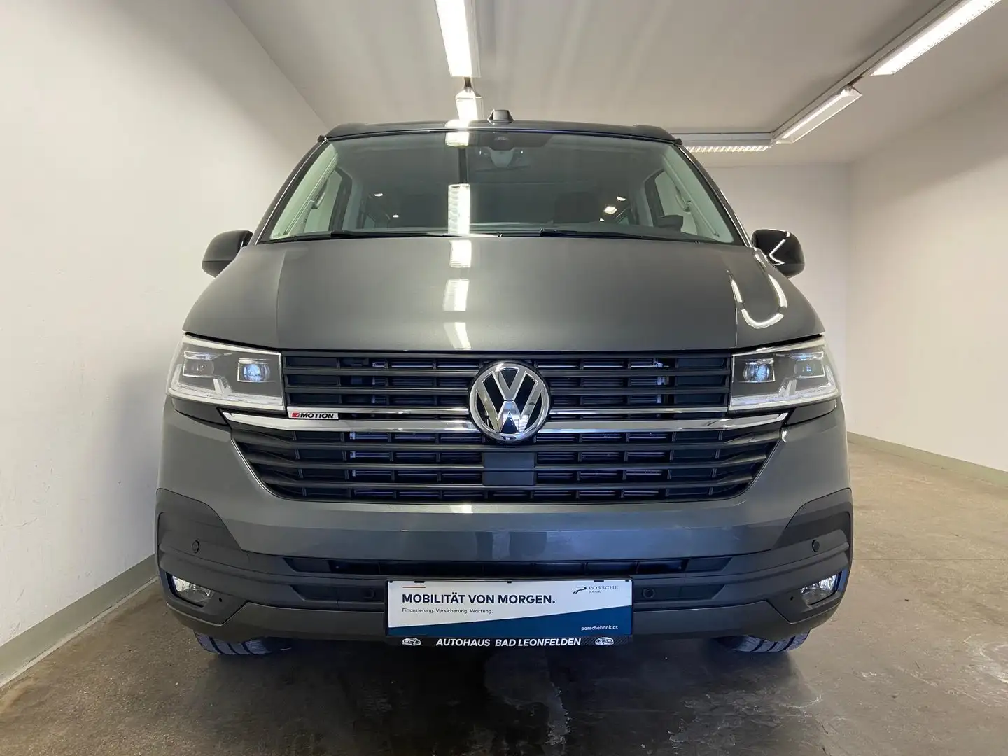 Volkswagen T6.1 California VW T6.1 California Beach Edition TDI 4MOTION Gris - 2