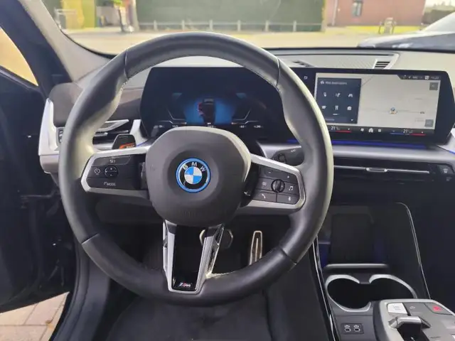 BMW Ix2 view 7