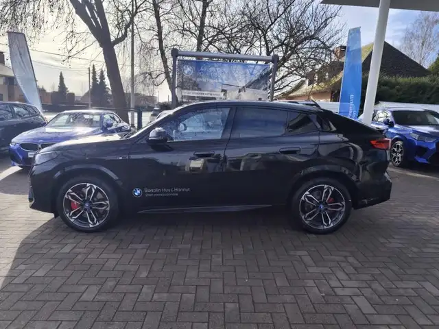 BMW Ix2 view 3