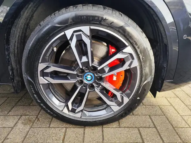 BMW Ix2 view 8