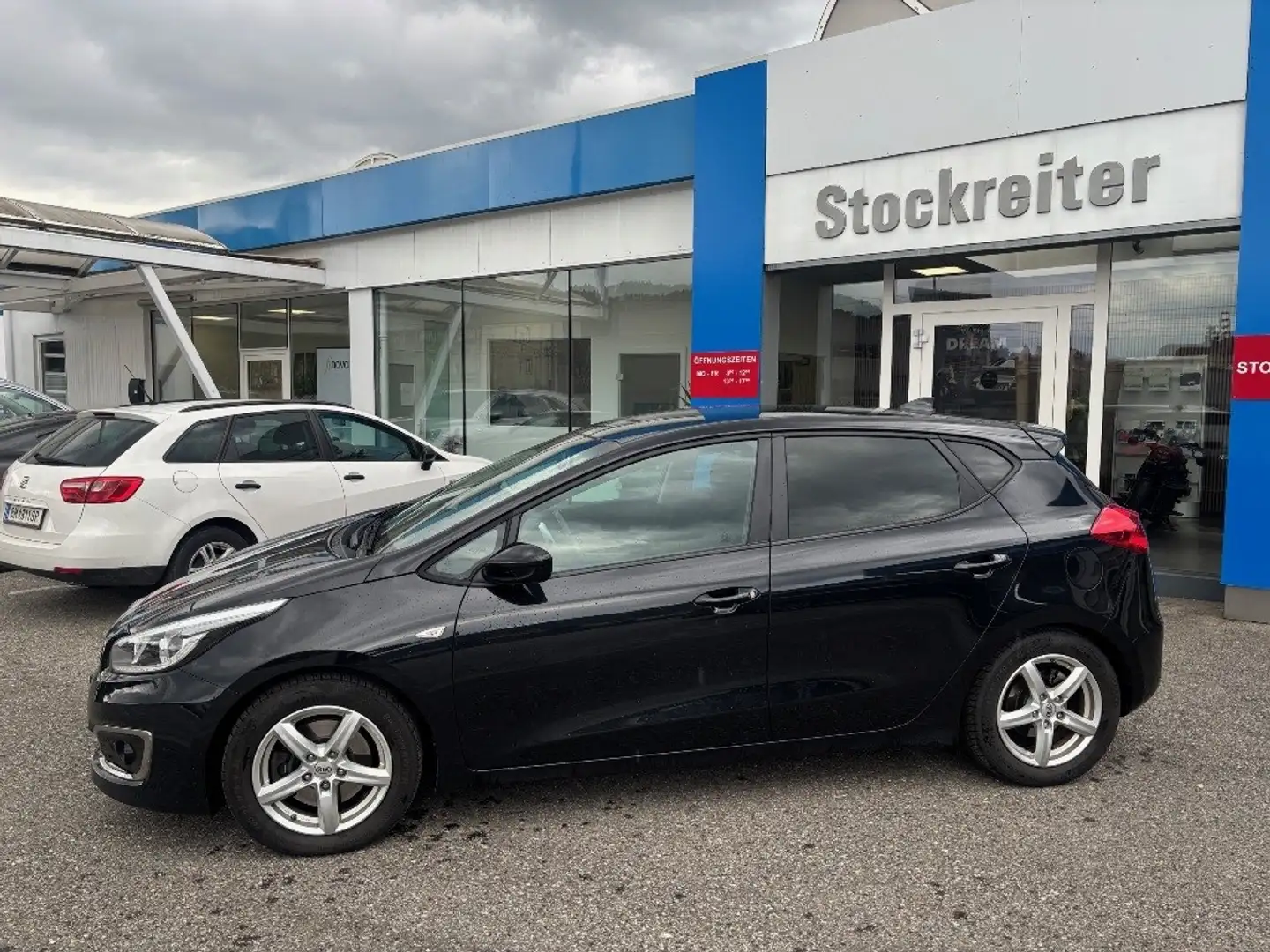 Kia Ceed / cee'd cee'd 1,6 CRDi Silber Plus*NAVI*KAMERA*TEMPO*SZH Noir - 2