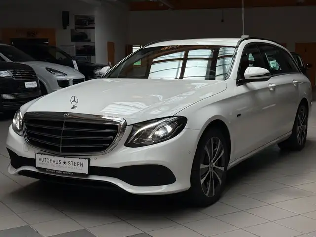 Mercedes-Benz E 300 de|SHZ|AHK|LED|PDC|Kamera|Navi|AppleCar