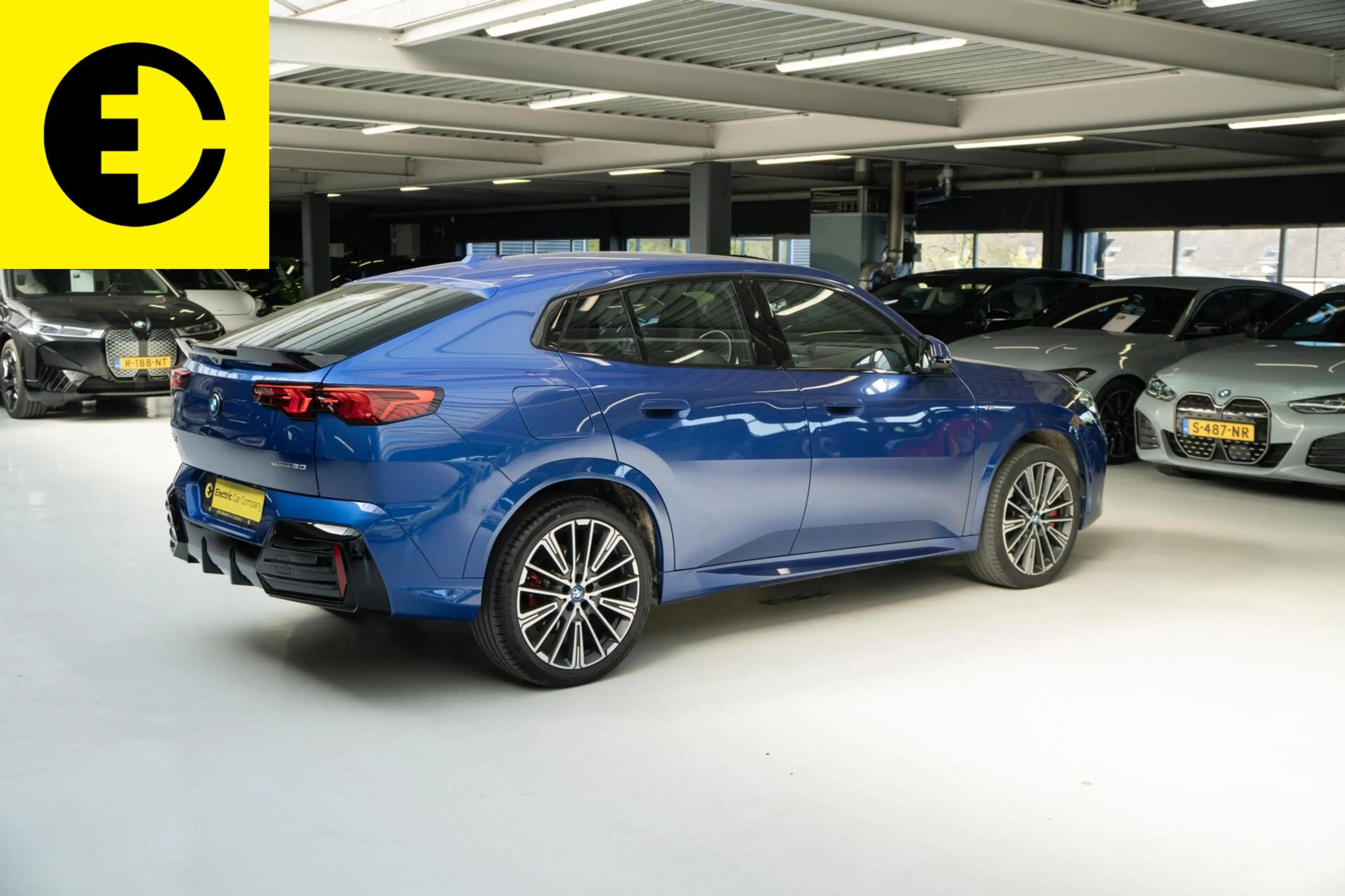 BMW iX2 eDrive20 65 kWh | 98,3% SOH | Alcantara stoelen | — photo 13