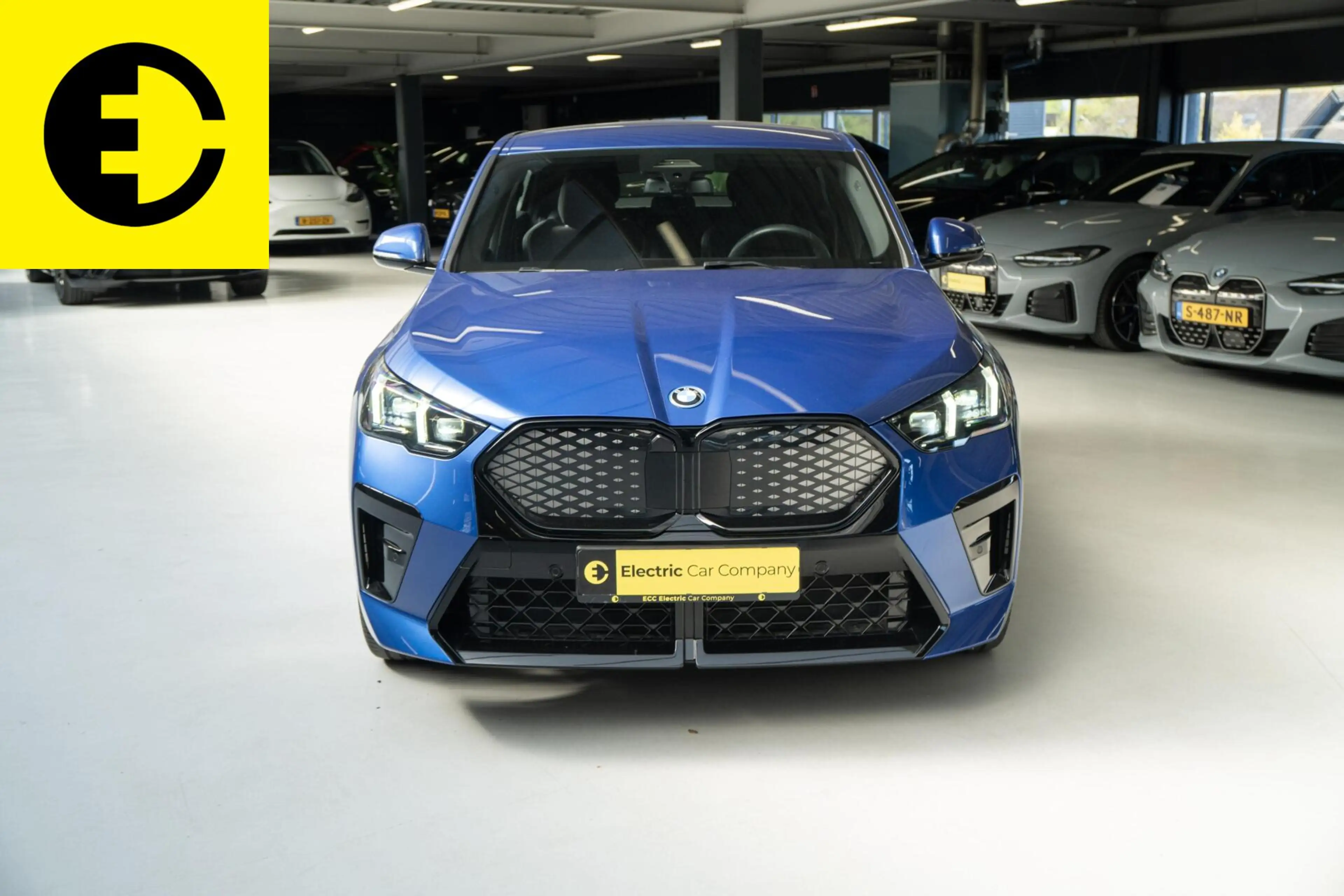 BMW iX2 eDrive20 65 kWh | 98,3% SOH | Alcantara stoelen | — photo 10