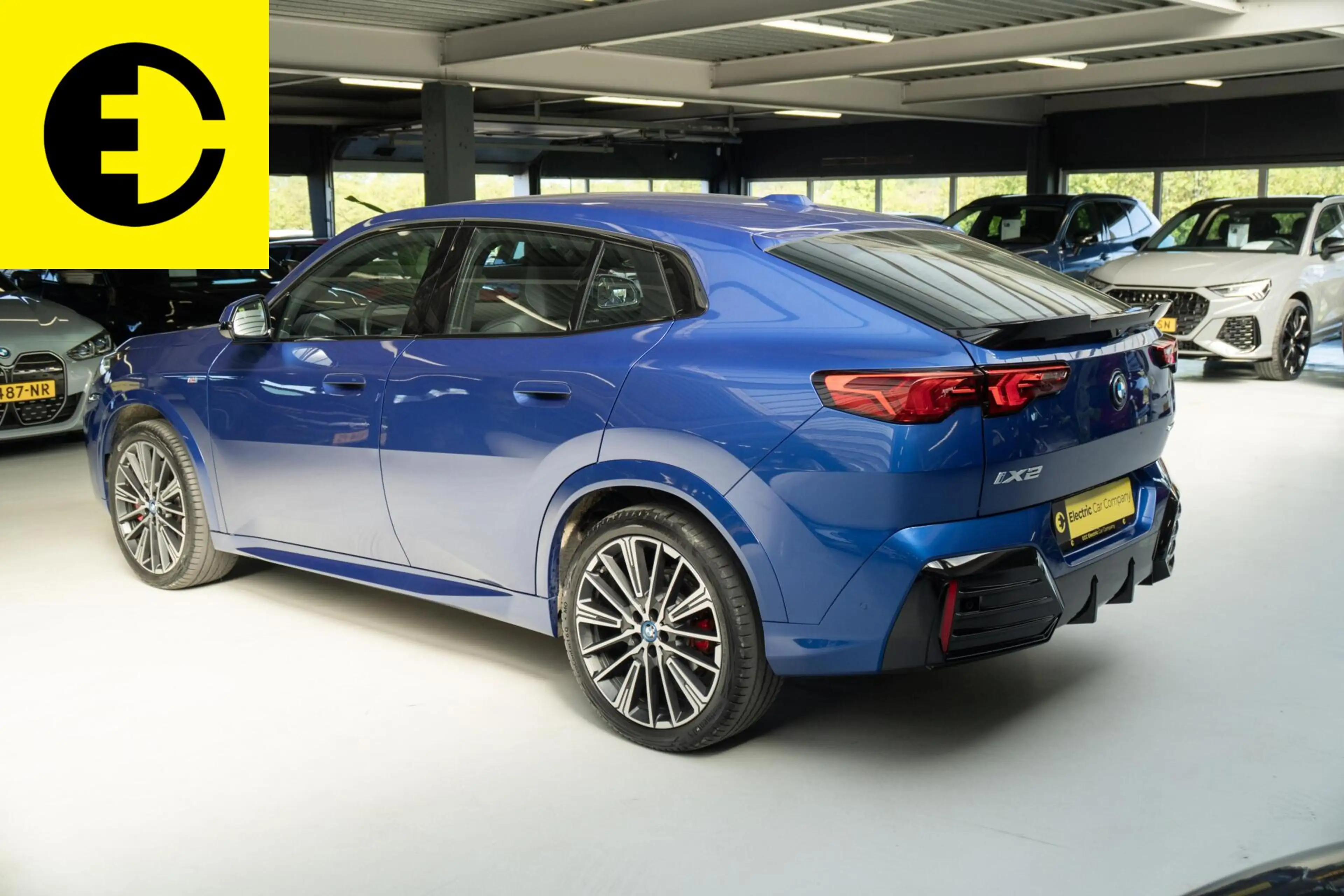 BMW iX2 eDrive20 65 kWh | 98,3% SOH | Alcantara stoelen | — photo 15