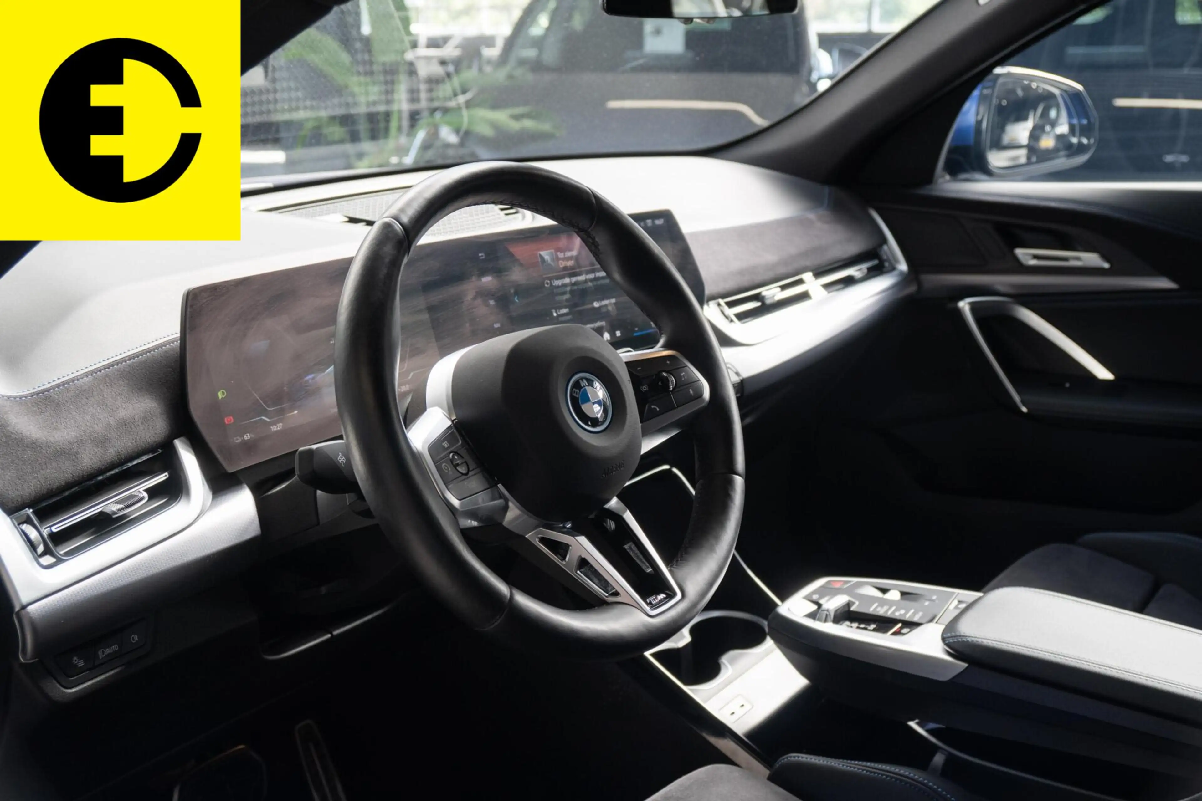 BMW iX2 eDrive20 65 kWh | 98,3% SOH | Alcantara stoelen | — photo 5