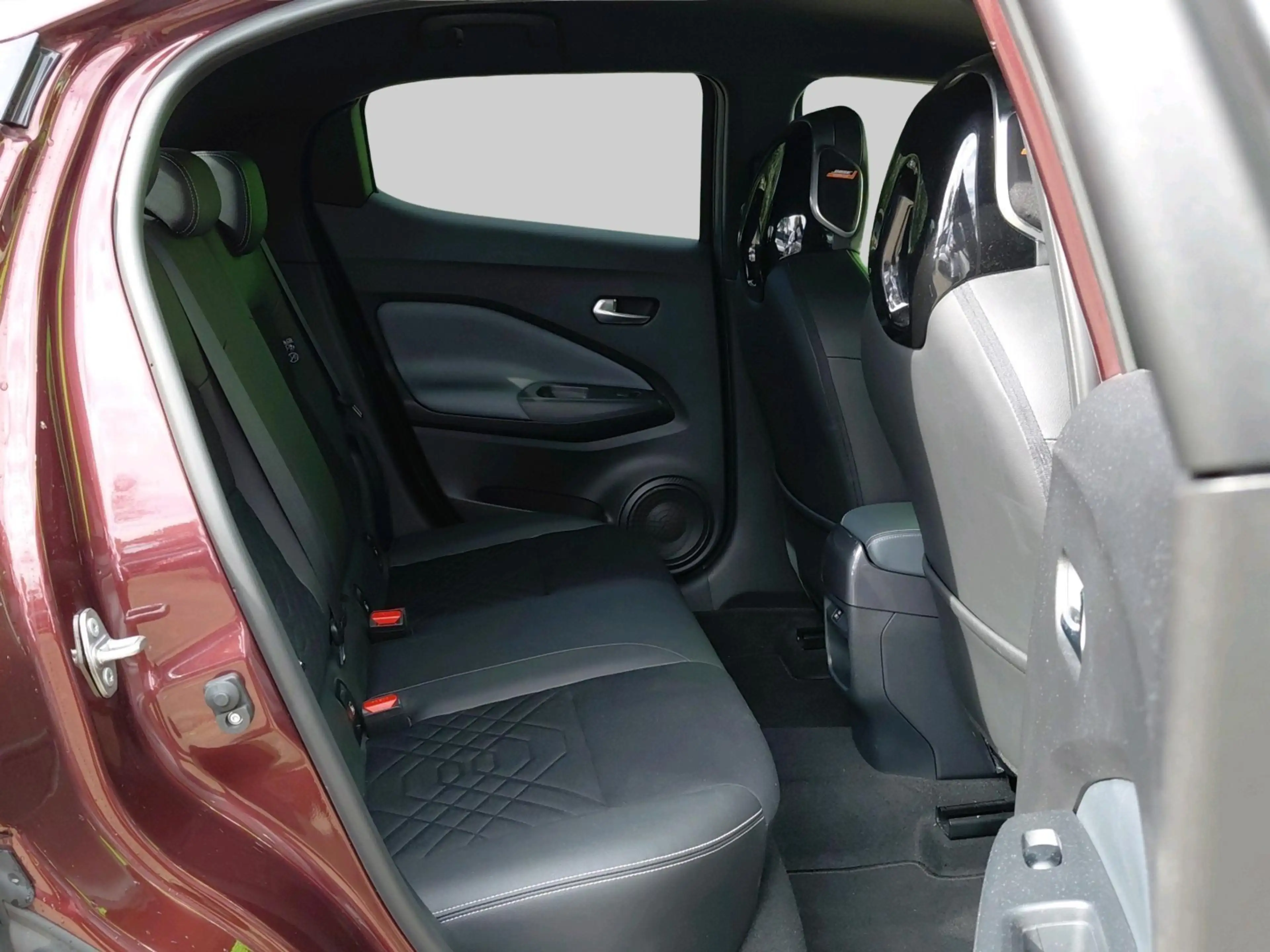 Nissan Juke 1.0 DIG-T Tekna — photo 14