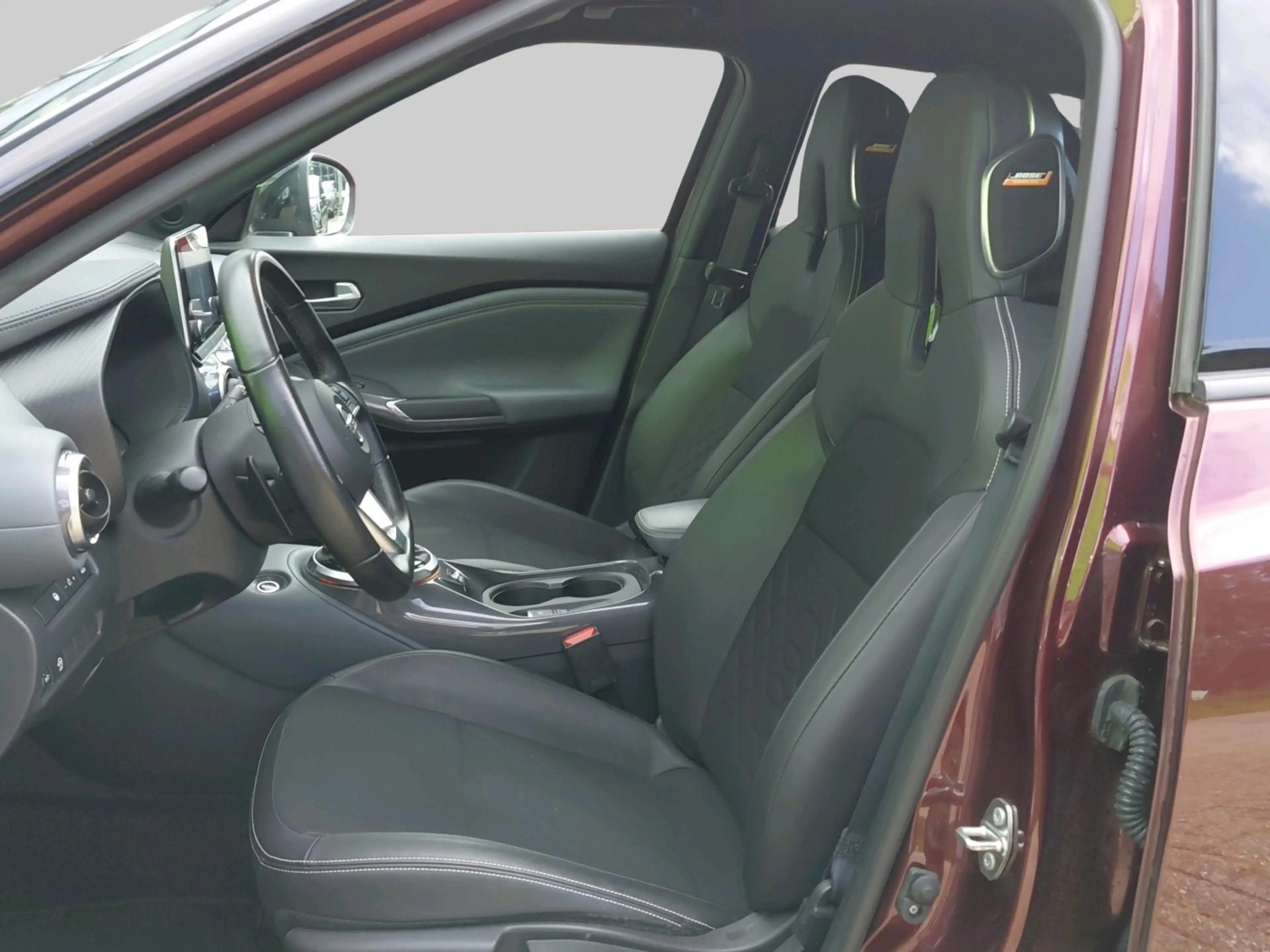 Nissan Juke 1.0 DIG-T Tekna — photo 12