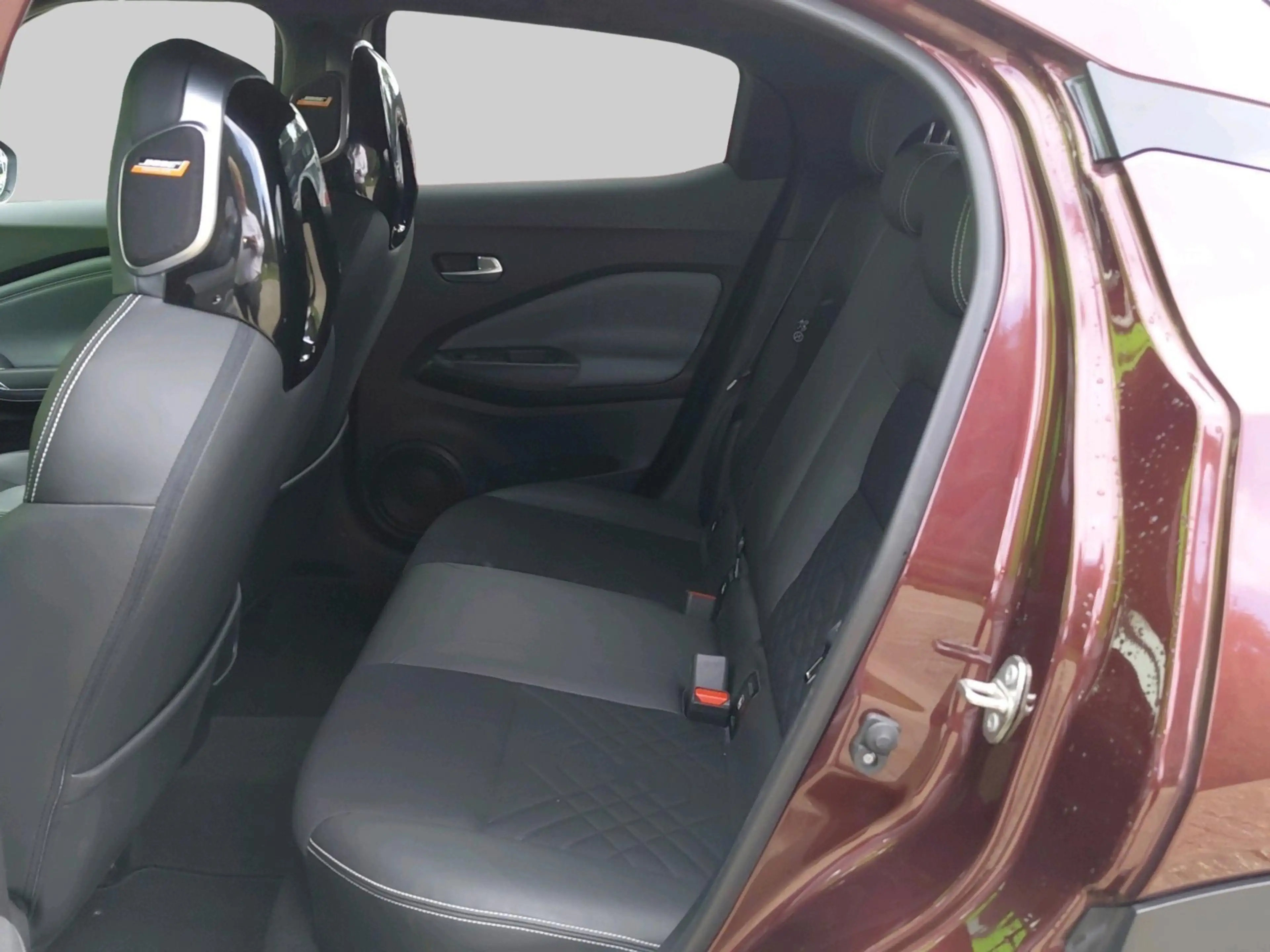 Nissan Juke 1.0 DIG-T Tekna — photo 6